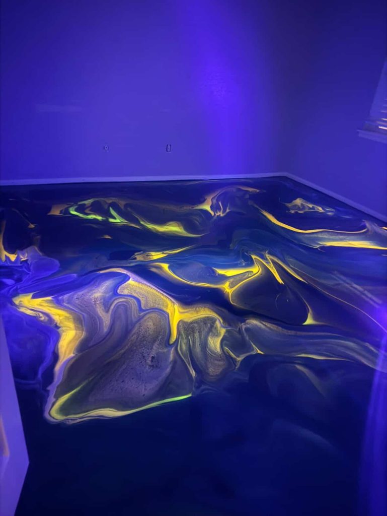 glow in the dark metallic epoxy resin
